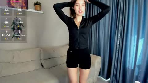 Snapshot of x__luxurybarbie__x chatting on 06.28.26 Melanie 3 online show from 06.28.26