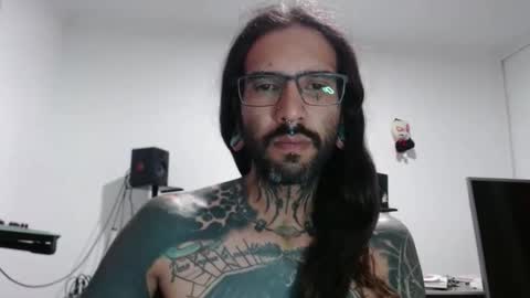 Snapshot of x_dr4ma_x chatting on 12.18.25 xdramax online show from 12.18.25