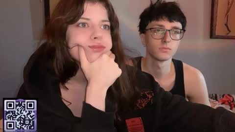 Snapshot of x_files_t chatting on 09.20.25 Philipp and Este online show from 09.20.25