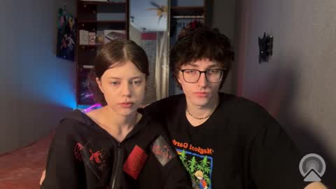 Philipp and Este online show from 02.04.26