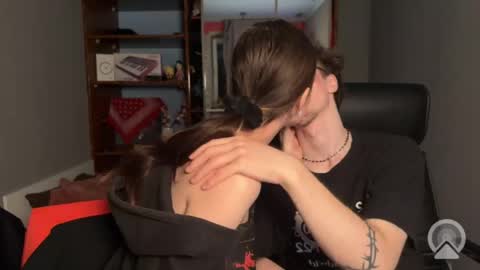 Philipp and Este online show from 04.17.26