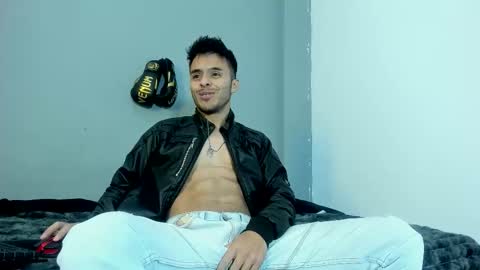 Snapshot of x_harold_x chatting on 11.08.25 Harold online show from 11.08.25