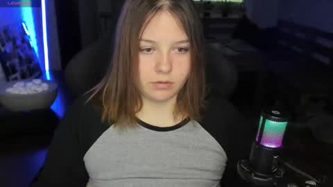 LOVE NERDS ONLY online show from 09.18.25