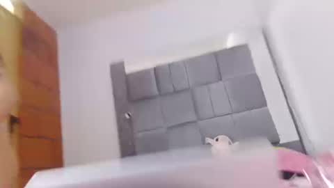 Snapshot of x_nyokoo chatting on 09.09.25 My other accont x nyoko online show from 09.09.25