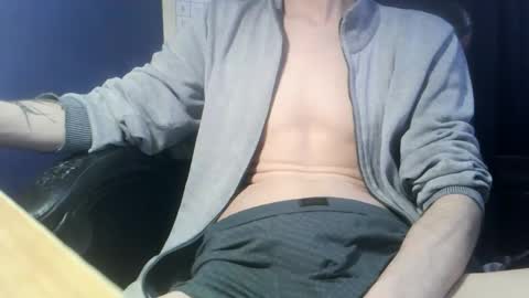 x_patri_x online show from 10.25.25