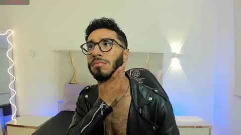 ISSANDER online show from 12.19.24