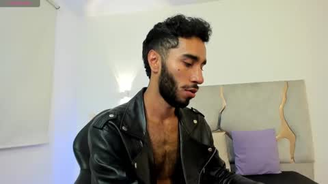 ISSANDER online show from 12.26.24