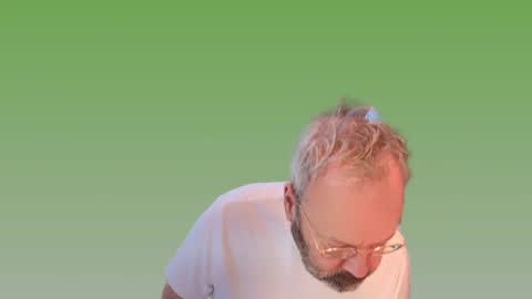 Snapshot of xarkevis chatting on 12.14.24 X4RK3V15 online show from 12.14.24