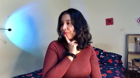 Snapshot of xayahnds chatting on 11.29.25 XAYAH online show from 11.29.25