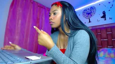 Snapshot of xayunrin chatting on 12.11.24 xayu online show from 12.11.24