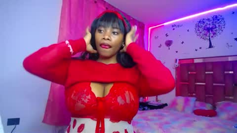 Snapshot of xayunrin chatting on 01.08.25 xayu online show from 01.08.25