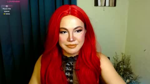 Snapshot of xcalisthra_69x chatting on 11.01.25 Godess Lucy online show from 11.01.25