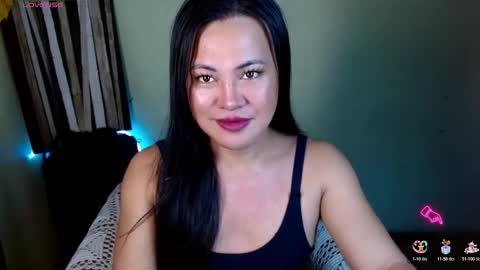 Snapshot of xcalisthra_69x chatting on 11.19.25 Godess Lucy online show from 11.19.25