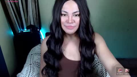 Snapshot of xcalisthra_69x chatting on 11.29.25 Godess Lucy online show from 11.29.25