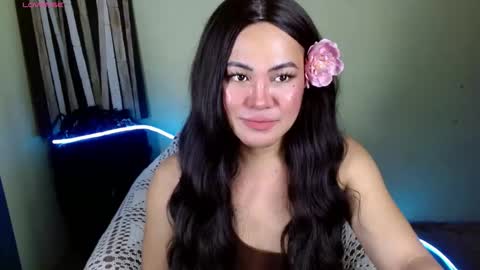 Snapshot of xcalisthra_69x chatting on 11.30.25 Godess Lucy online show from 11.30.25