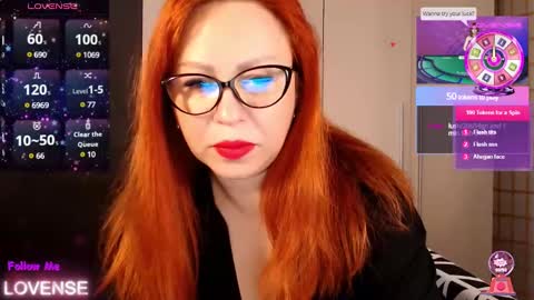 Snapshot of xcleo chatting on 01.27.25 Cleo online show from 01.27.25