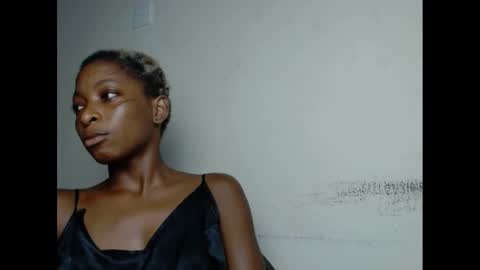 Snapshot of xcreamypussy chatting on 12.17.24 xcreamypussy online show from 12.17.24