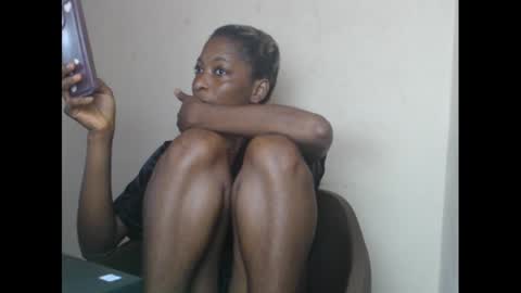 Snapshot of xcreamypussy chatting on 01.04.25 xcreamypussy online show from 01.04.25