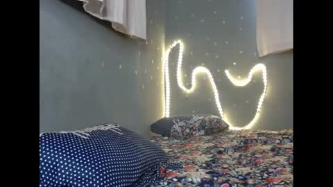 Snapshot of xcreamypussy chatting on 02.13.25 xcreamypussy online show from 02.13.25