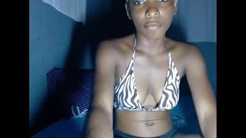 Snapshot of xcreamypussy chatting on 03.03.25 xcreamypussy online show from 03.03.25