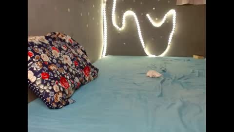 Snapshot of xcreamypussy chatting on 03.06.25 xcreamypussy online show from 03.06.25