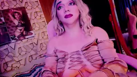 Snapshot of xdirtymistressx chatting on 12.04.25 XDirtymistressX online show from 12.04.25