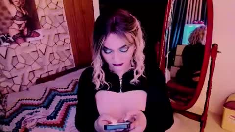 Snapshot of xdirtymistressx chatting on 12.14.25 XDirtymistressX online show from 12.14.25