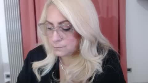 Elena online show from 02.20.26