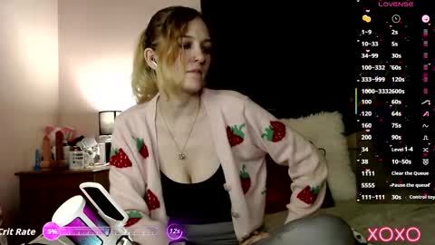 Snapshot of xelliee_rosex chatting on 09.22.25 EllieeRose online show from 09.22.25