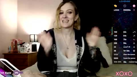 Snapshot of xelliee_rosex chatting on 10.10.25 EllieeRose online show from 10.10.25