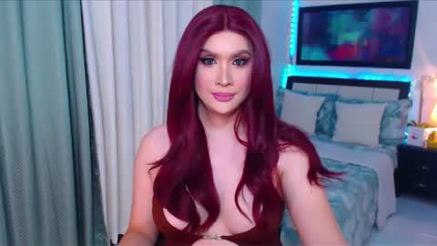 Snapshot of xheavenly_shemalex chatting on 07.27.26 amanda online show from 07.27.26