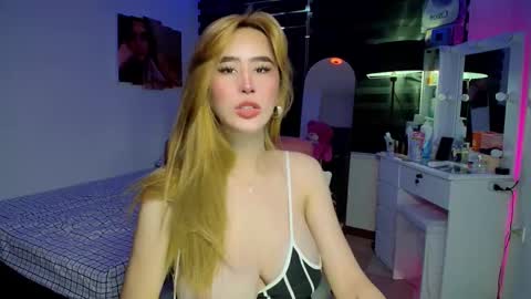 Snapshot of xhotcockcumts chatting on 01.25.25 Barbie ann online show from 01.25.25