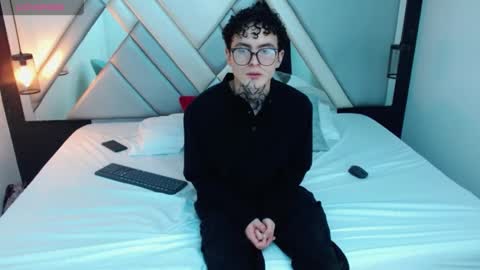 Snapshot of xhotdesire_fx chatting on 03.06.25 Marco and Veronica online show from 03.06.25