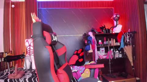 Snapshot of xiaqueen chatting on 04.27.26 XiaQueen I M online show from 04.27.26