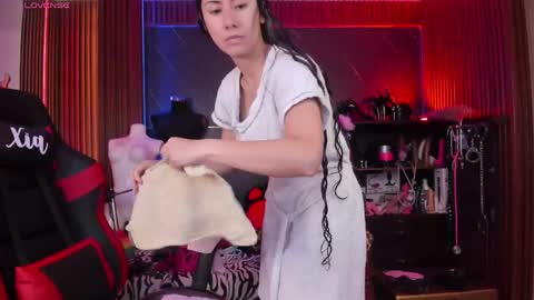 Snapshot of xiaqueen chatting on 05.19.26 XiaQueen I M online show from 05.19.26