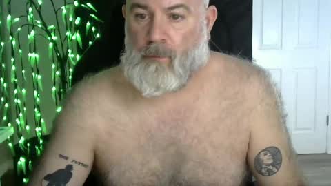 Snapshot of xjohnniex77 chatting on 05.06.26 MrSlowBurn77 online show from 05.06.26