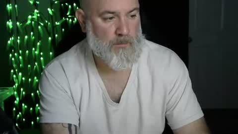 Snapshot of xjohnniex77 chatting on 07.12.26 MrSlowBurn77 online show from 07.12.26