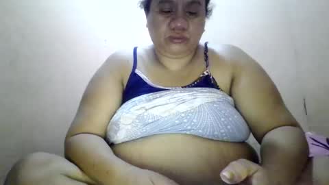 Snapshot of xjuicytits chatting on 06.15.26 xjuicytits online show from 06.15.26