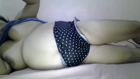Snapshot of xjuicytits chatting on 06.27.26 xjuicytits online show from 06.27.26