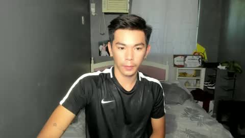 Snapshot of xkhen_damienx chatting on 02.20.25 Khen online show from 02.20.25