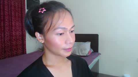 Snapshot of xlovely_destinyx chatting on 02.22.25 Alice online show from 02.22.25