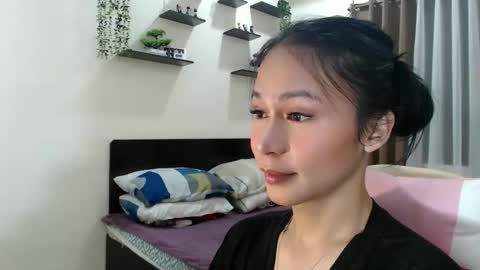 Snapshot of xlovely_destinyx chatting on 05.18.26 Alice online show from 05.18.26