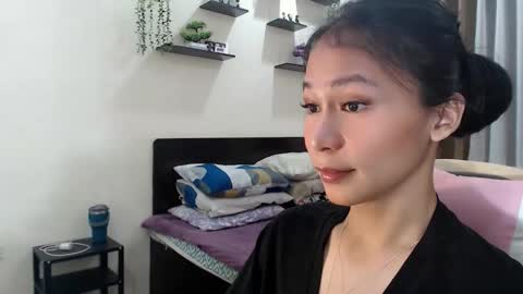 Snapshot of xlovely_destinyx chatting on 05.27.26 Alice online show from 05.27.26