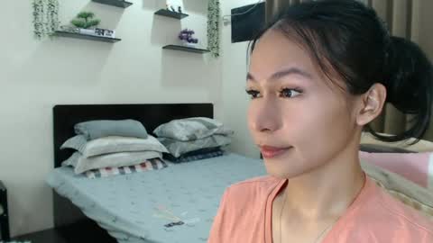 Snapshot of xlovely_destinyx chatting on 06.23.26 Alice online show from 06.23.26