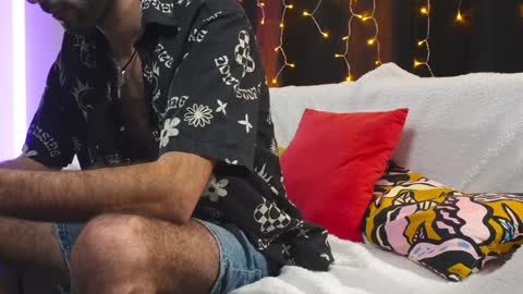 Snapshot of xorylan chatting on 01.18.25 XoRylan online show from 01.18.25