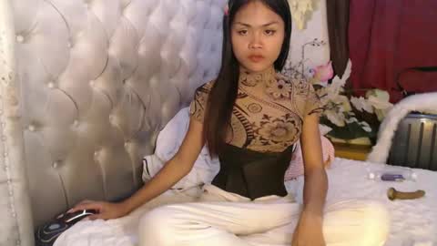 Snapshot of xpinaycreamcockx chatting on 12.18.25 JHANA online show from 12.18.25