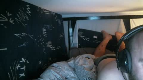 Snapshot of xredchestedx chatting on 01.09.25 Red online show from 01.09.25