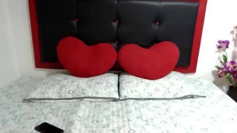 Snapshot of xshopyx chatting on 12.15.24 xshopyx online show from 12.15.24