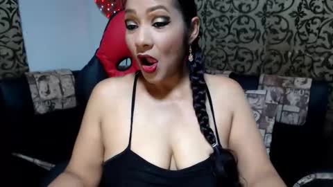 Snapshot of xshopyx chatting on 09.21.25 xshopyx online show from 09.21.25