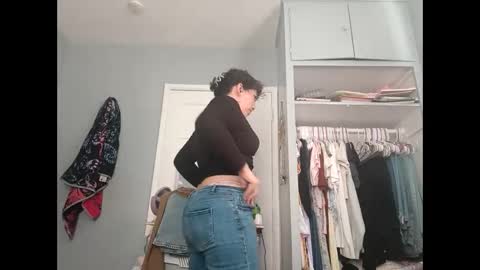 Snapshot of xsillymillyx chatting on 10.07.25 Mille online show from 10.07.25